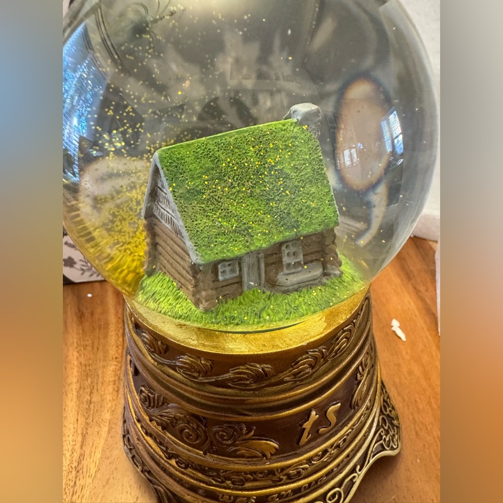Taylor Swift Folklore Cabin Snowglobe